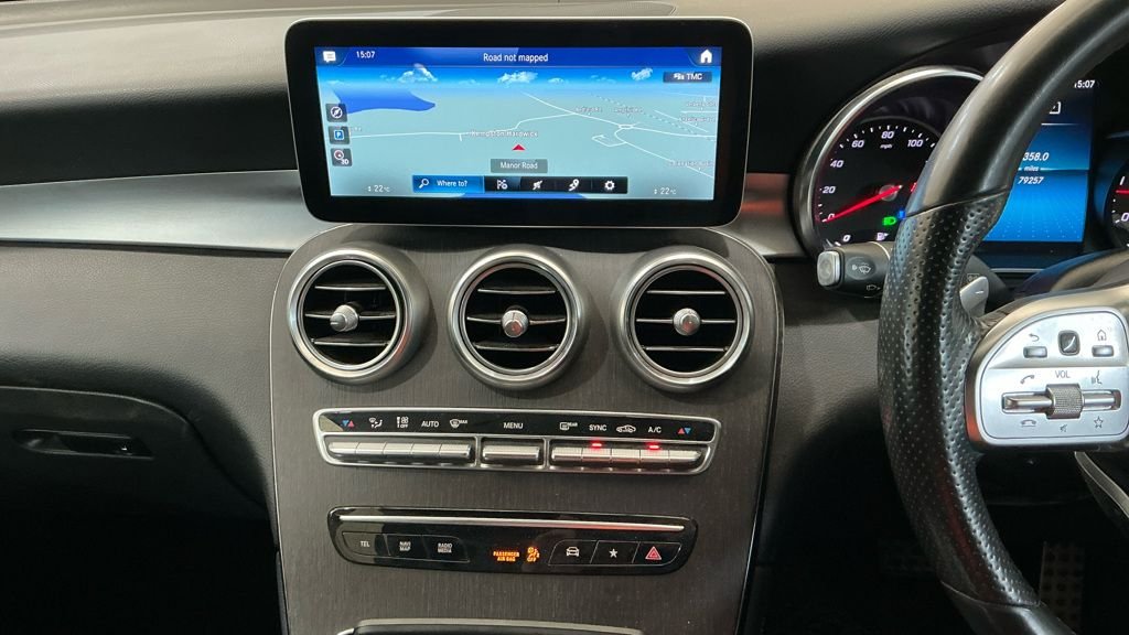 Used Mercedes-Benz GLC 2019 for sale - 77835873: Photo 2