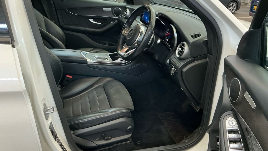 Used Mercedes-Benz GLC 2019 for sale - 77835873: Photo 3