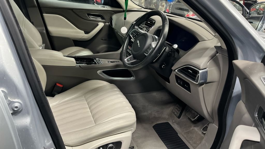 Used Jaguar F-Pace 2019 for sale - 77719831: Photo 3