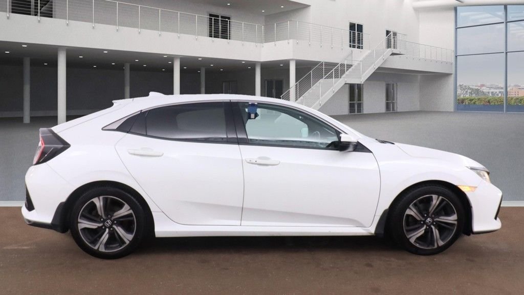 Used Honda Civic 2019 for sale - 76570547: Photo 9