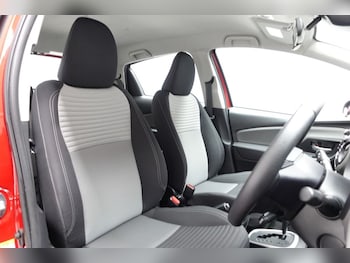 Used Toyota Yaris 2019 for sale - 79584266: Photo