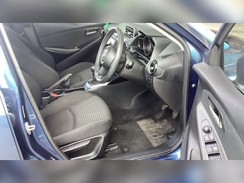 Used Mazda Mazda2 2018 for sale - 75573004: Photo