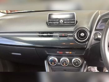Used Mazda Mazda2 2018 for sale - 75573004: Photo