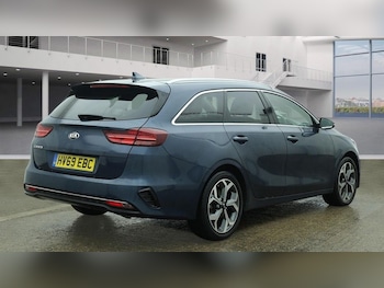 Used Kia Ceed 2019 for sale - 77936780: Photo