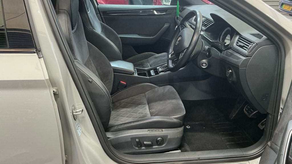 Used Skoda Superb 2019 for sale - 77693324: Photo 3