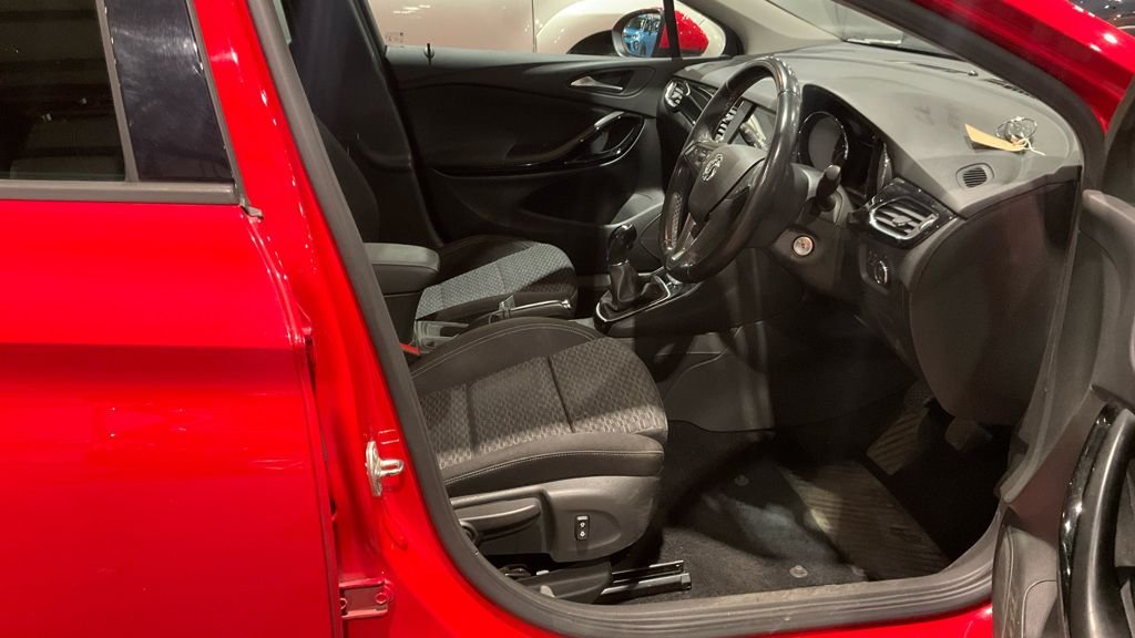 Used Vauxhall Astra 2019 for sale - 77122287: Photo 2