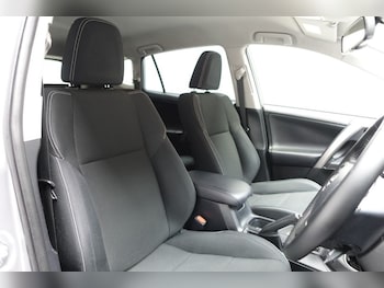 Used Toyota RAV4 2018 for sale - 79584273: Photo