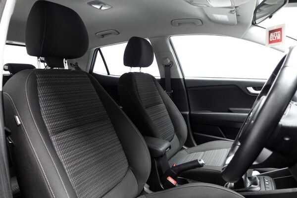 Used Kia Stonic 2018 for sale - 76202939: Photo 2