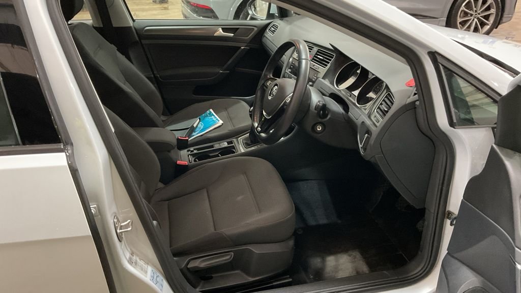 Used Volkswagen Golf 2018 for sale - 77007505: Photo 2