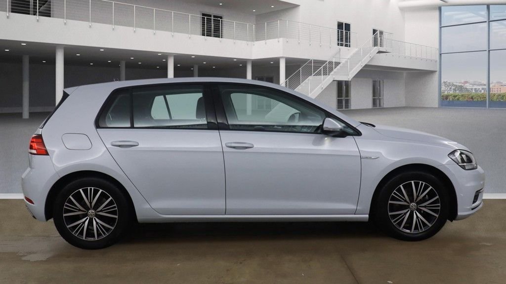 Used Volkswagen Golf 2018 for sale - 77007505: Photo 9