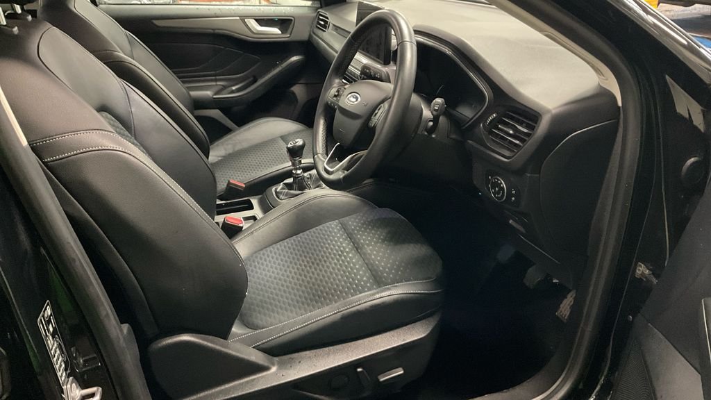 Used Ford Focus 2019 for sale - 76973593: Photo 2