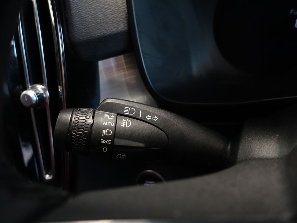 Used Volvo XC40 2023 for sale - 77026797: Photo 30