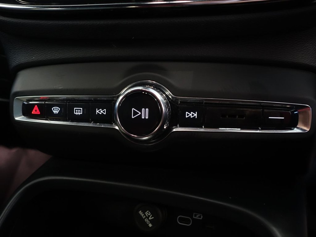 Used Volvo XC40 2023 for sale - 77026797: Photo 33