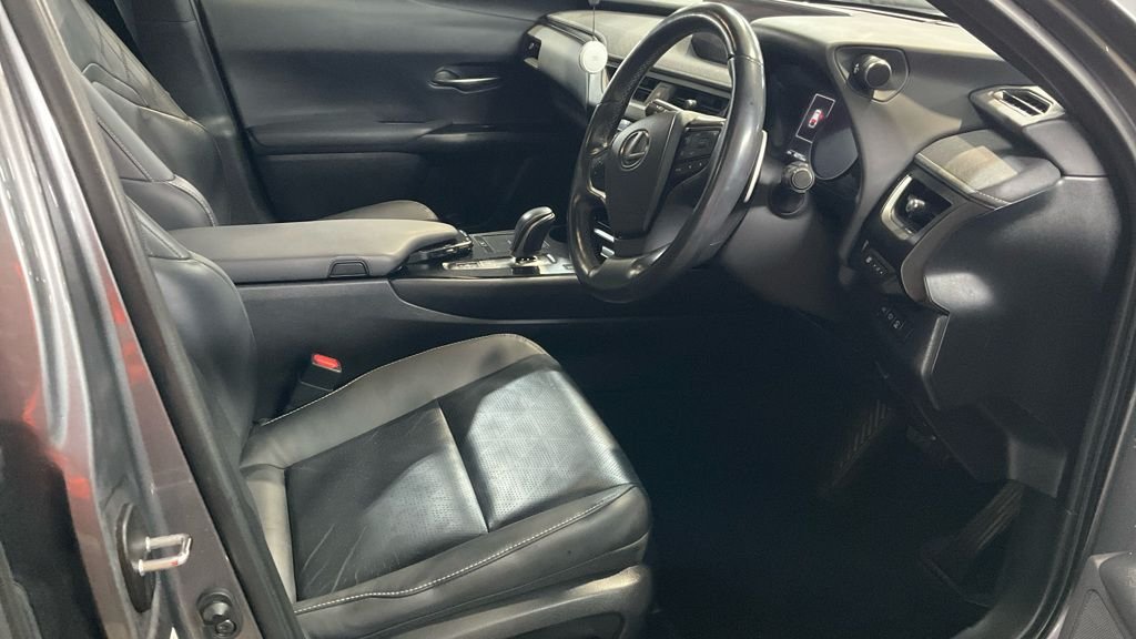Used Lexus UX 2021 for sale - 76923973: Photo 2