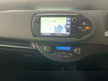 Used Toyota Yaris 2017 for sale - 79777793: Photo