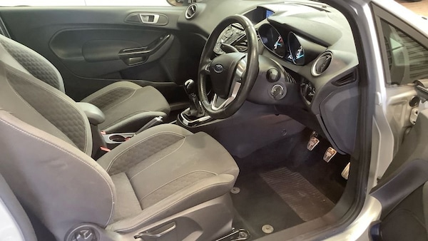 Used Ford Fiesta 2016 for sale - 76105787: Photo 2