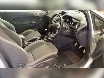 Used Ford Fiesta 2016 for sale - 76105787: Photo 2