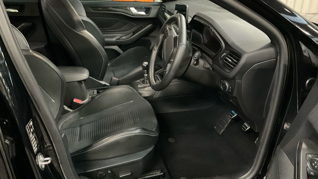 Used Ford Focus 2020 for sale - 76617509: Photo 2