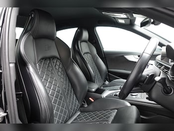 Used Audi A4 2018 for sale - 79584800: Photo