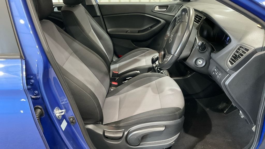 Used Hyundai i20 2019 for sale - 77080253: Photo 2