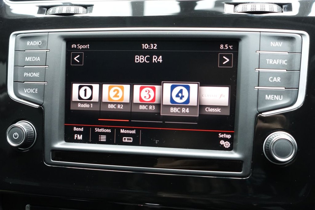 Used Volkswagen Golf 2016 for sale - 77065104: Photo 24