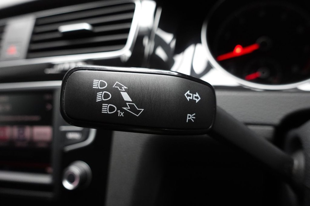 Used Volkswagen Golf 2016 for sale - 77065104: Photo 40