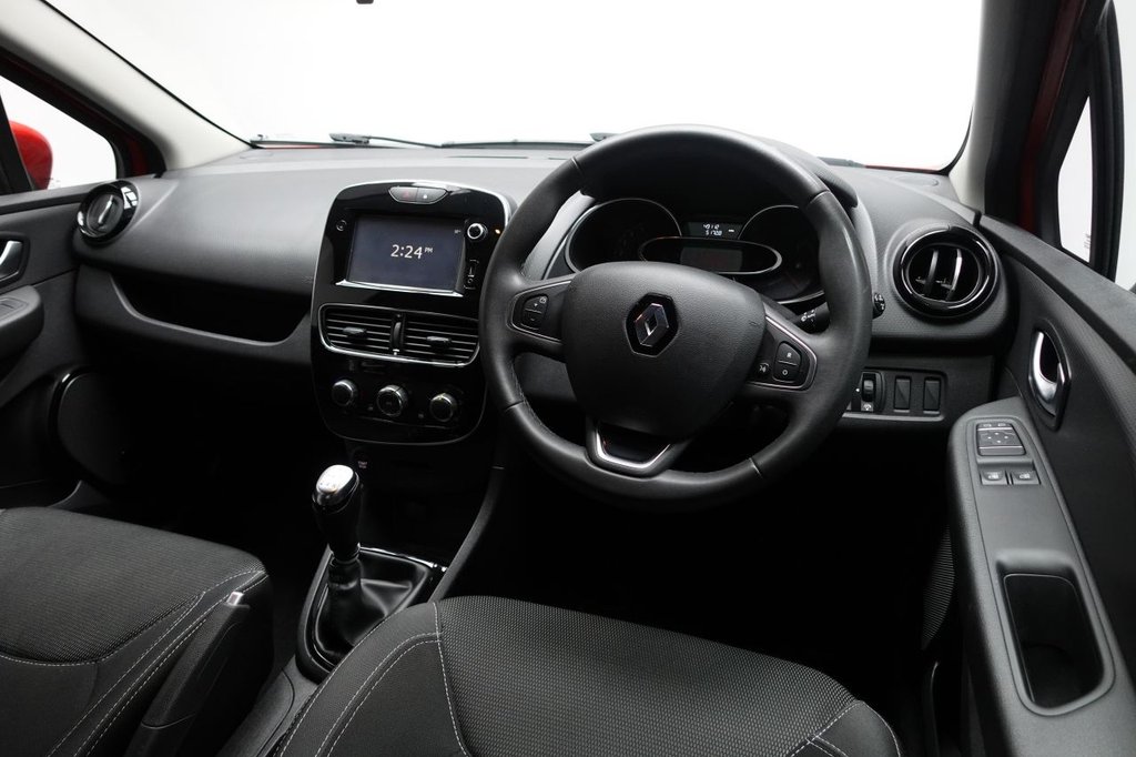 Used Renault Clio 2017 for sale - 76768789: Photo 19