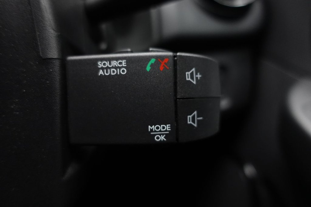 Used Renault Clio 2019 for sale - 76985913: Photo 26