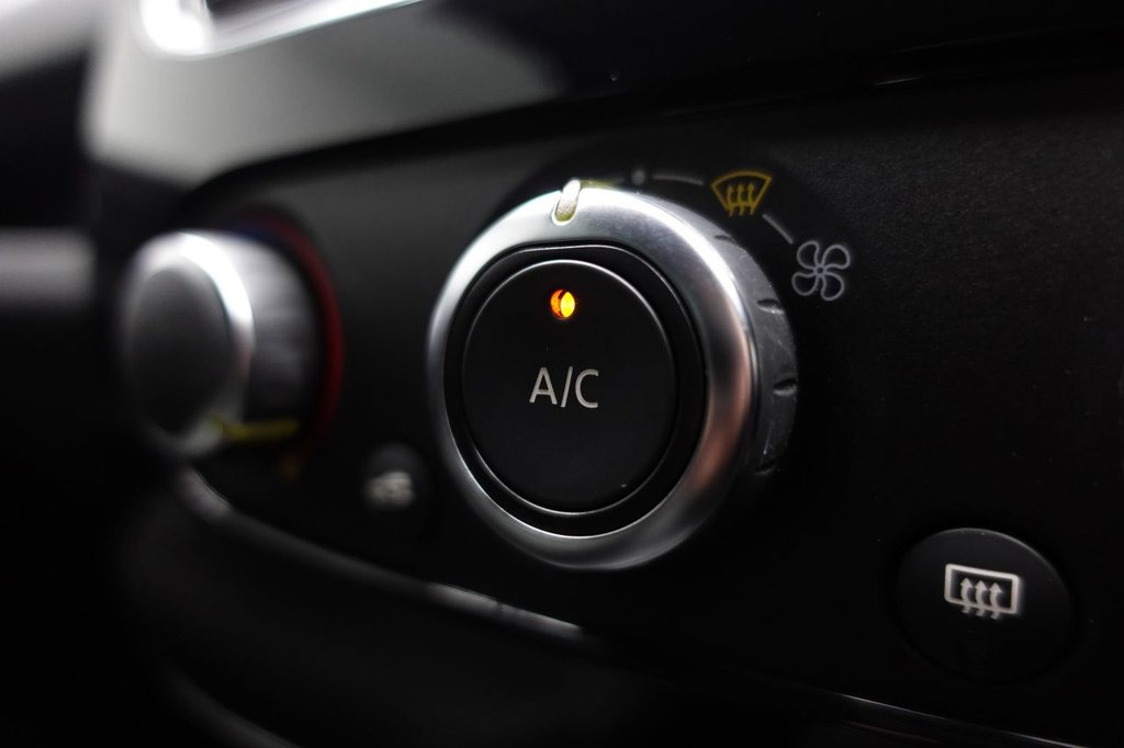 Used Renault Clio 2019 for sale - 76985913: Photo 35