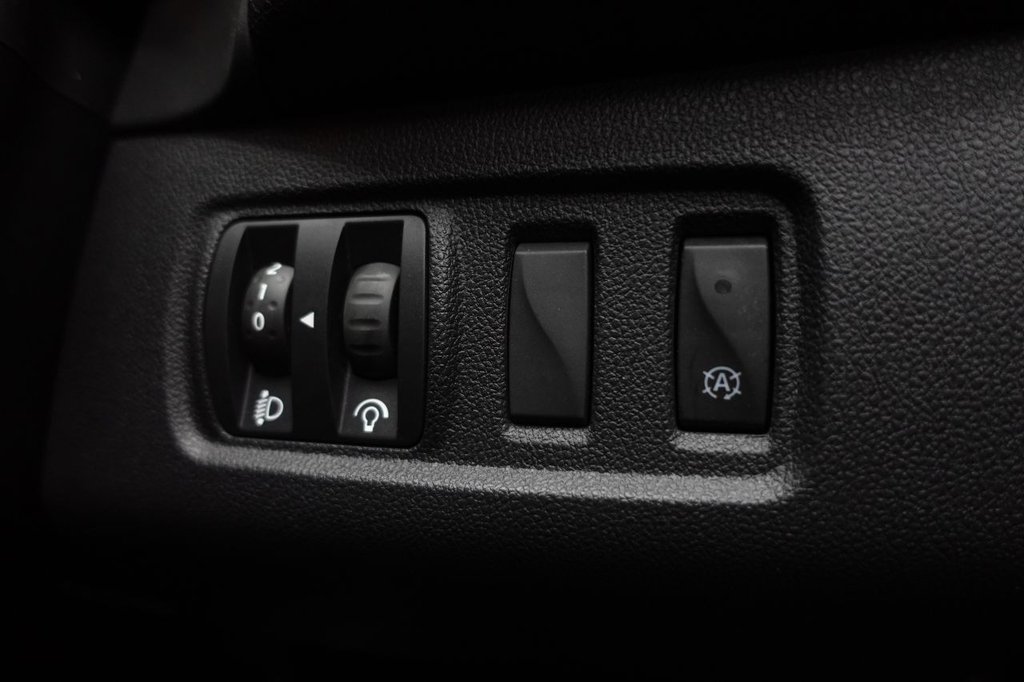 Used Renault Clio 2019 for sale - 76985913: Photo 42