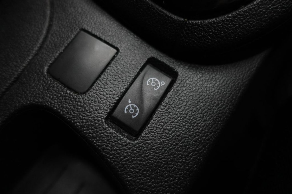 Used Renault Clio 2019 for sale - 76985913: Photo 43