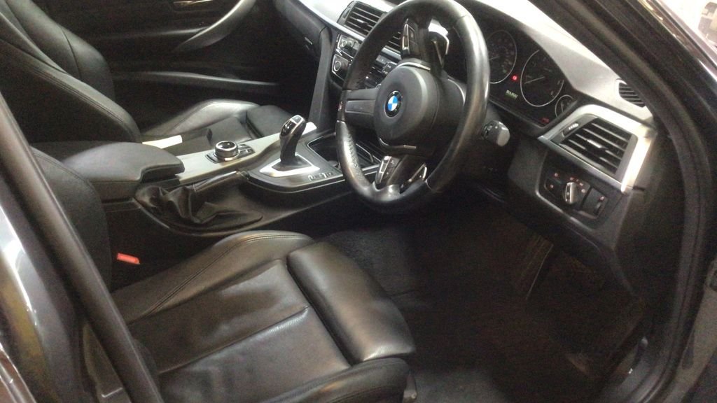Used BMW 3 Series 2018 for sale - 76333944: Photo 2