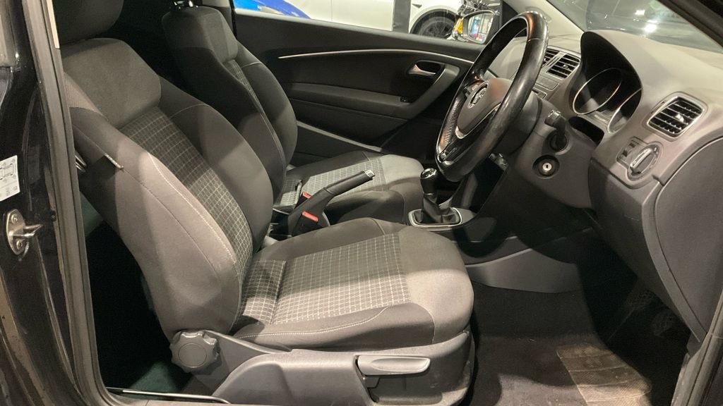 Used Volkswagen Polo 2017 for sale - 76985917: Photo 2