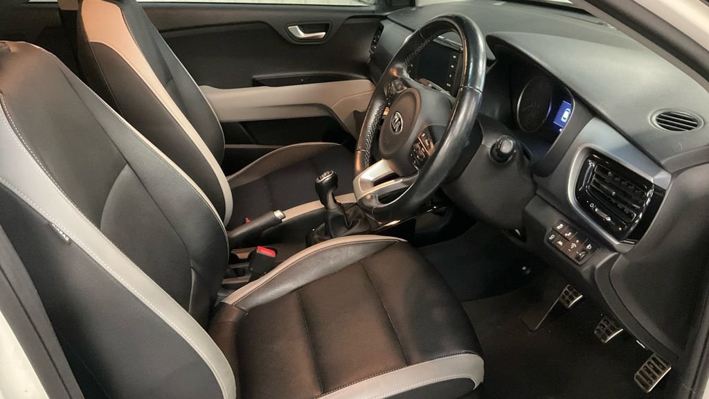 Used Kia Stonic 2020 for sale - 77027313: Photo 2