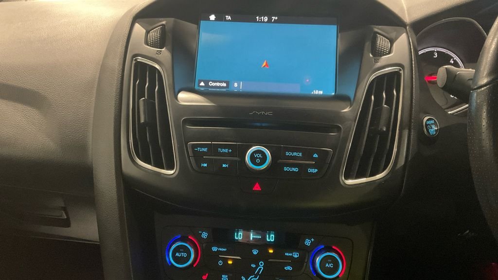 Used Ford Focus 2018 for sale - 77384195: Photo 2