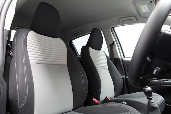 Used Toyota Yaris 2018 for sale - 75800294: Photo 2
