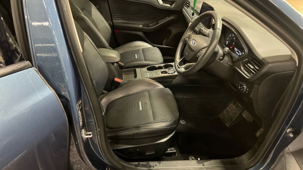 Used Ford Focus 2020 for sale - 76883277: Photo 2