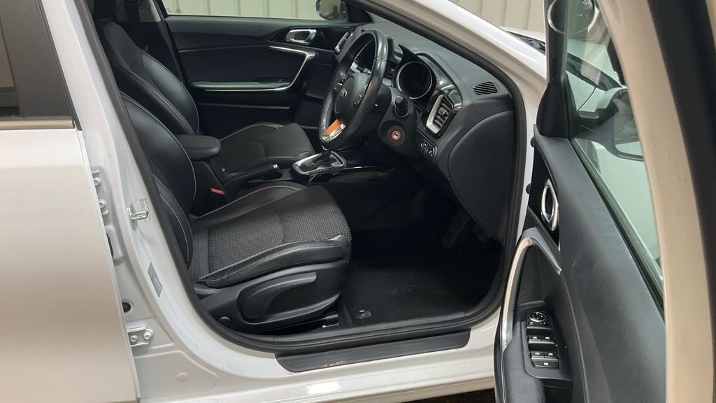 Used Kia Ceed 2019 for sale - 76740640: Photo 2