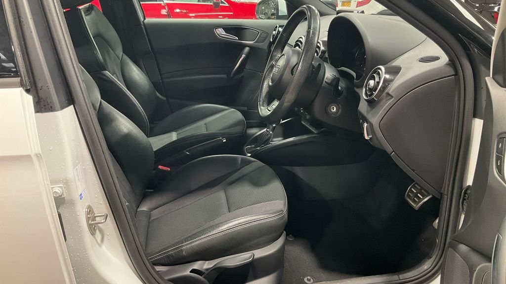 Used Audi A1 2018 for sale - 76009660: Photo 2