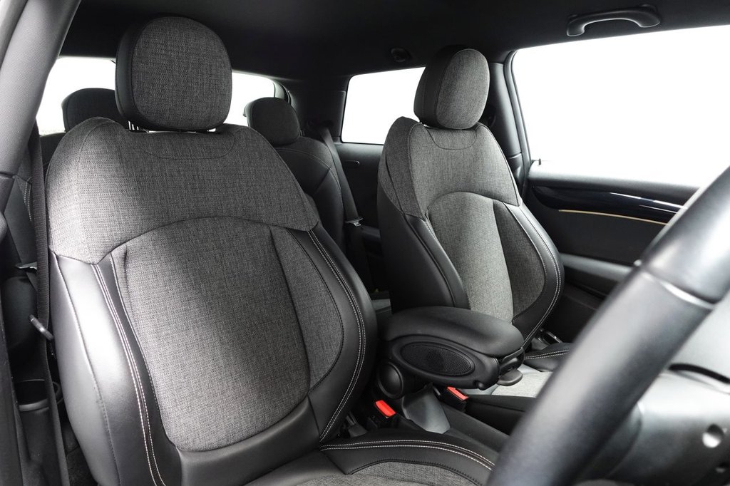 Used MINI Hatch 2021 for sale - 76923302: Photo 2