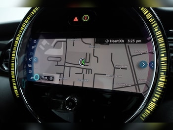 Used MINI Hatch 2021 for sale - 76923302: Photo