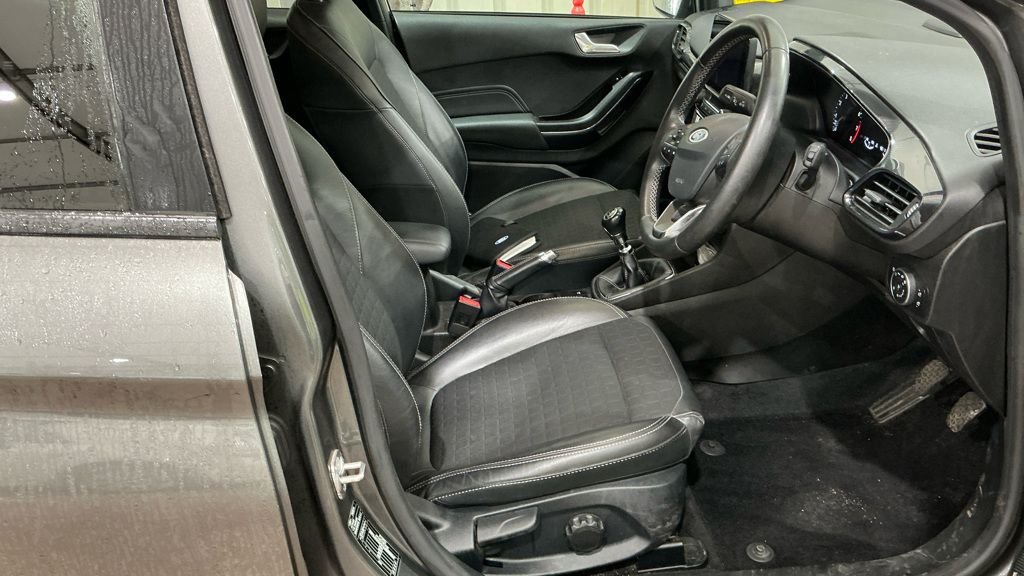 Used Ford Fiesta 2018 for sale - 76396215: Photo 2