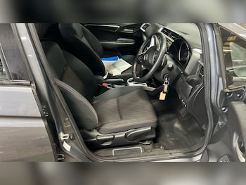 Used Honda Jazz 2018 for sale - 76291827: Photo 2
