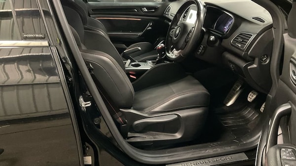 Used Renault Megane 2019 for sale - 76223909: Photo 2