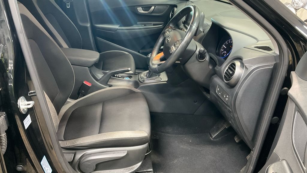 Used Hyundai KONA 2018 for sale - 76367893: Photo 2