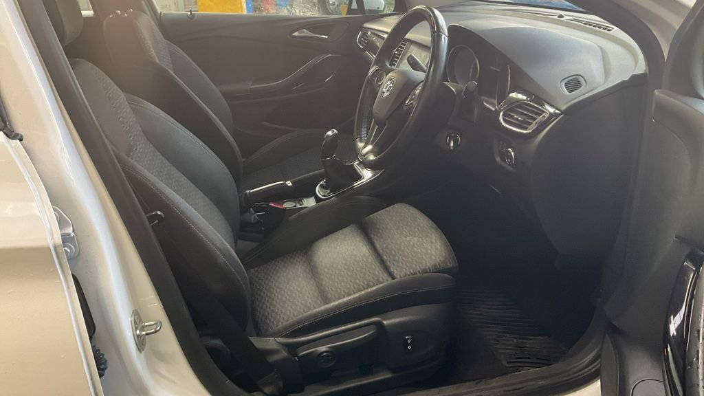 Used Vauxhall Astra 2019 for sale - 76068889: Photo 2