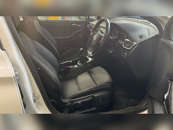 Used Vauxhall Astra 2019 for sale - 76068889: Photo 2