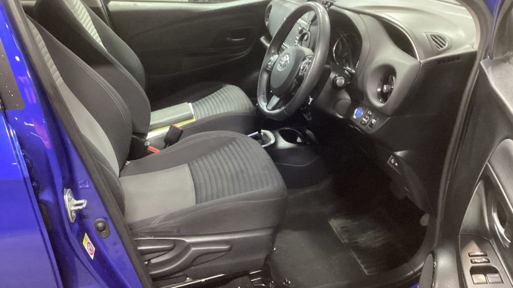 Used Toyota Yaris 2018 for sale - 77007419: Photo 2