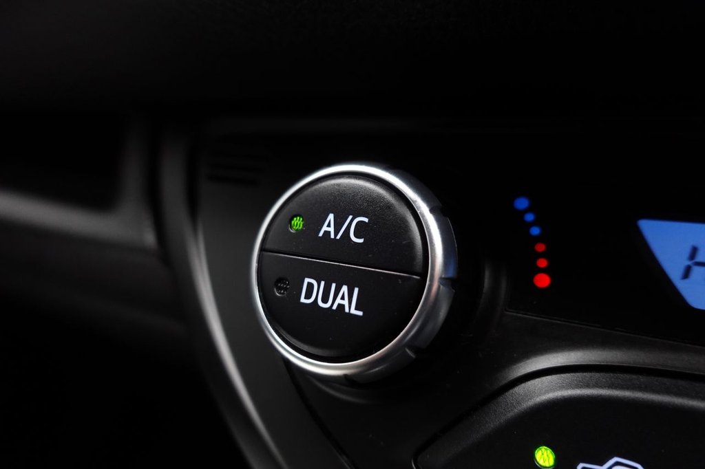 Used Toyota Yaris 2018 for sale - 77007419: Photo 33