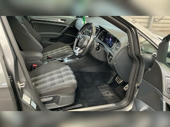 Used Volkswagen Golf 2019 for sale - 77821063: Photo